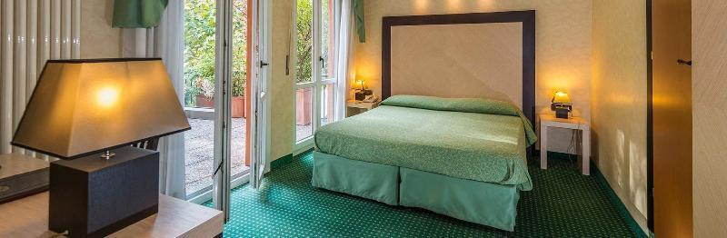 Hotel Don Abbondio Lecco Buitenkant foto