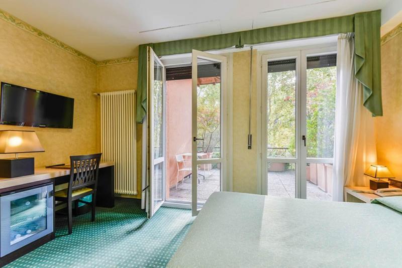 Hotel Don Abbondio Lecco Buitenkant foto