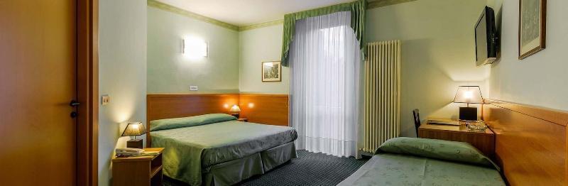 Hotel Don Abbondio Lecco Buitenkant foto