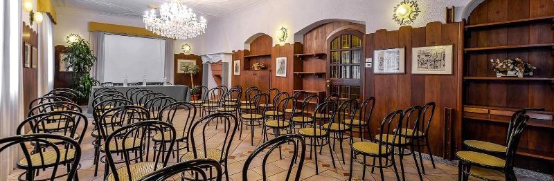 Hotel Don Abbondio Lecco Buitenkant foto
