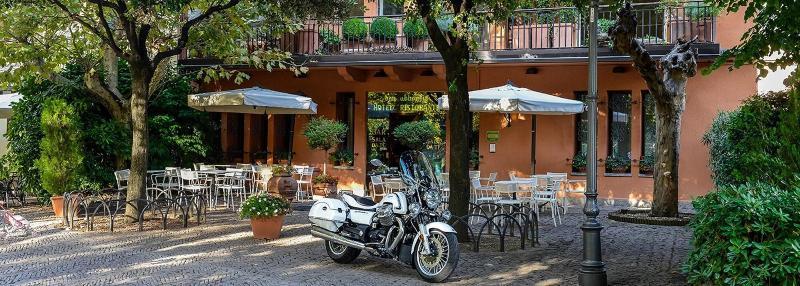 Hotel Don Abbondio Lecco Buitenkant foto
