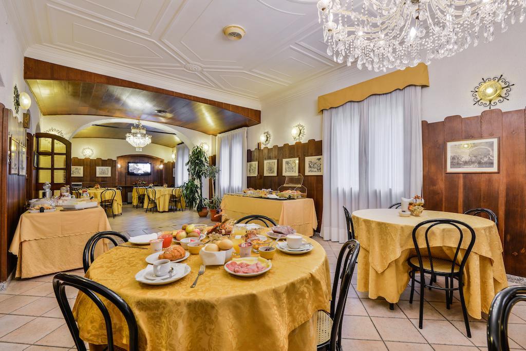 Hotel Don Abbondio Lecco Buitenkant foto